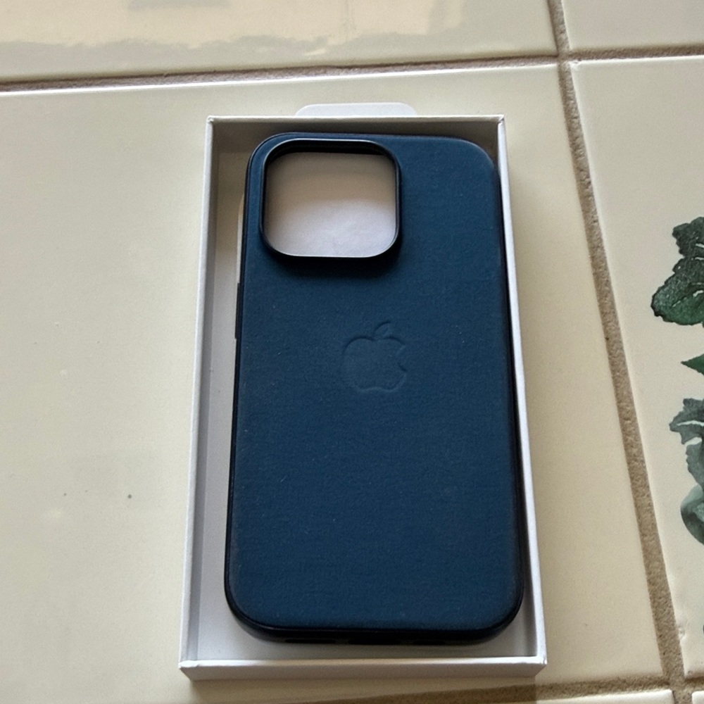 Apple Midnight Blue iPhone Case 15 Pro